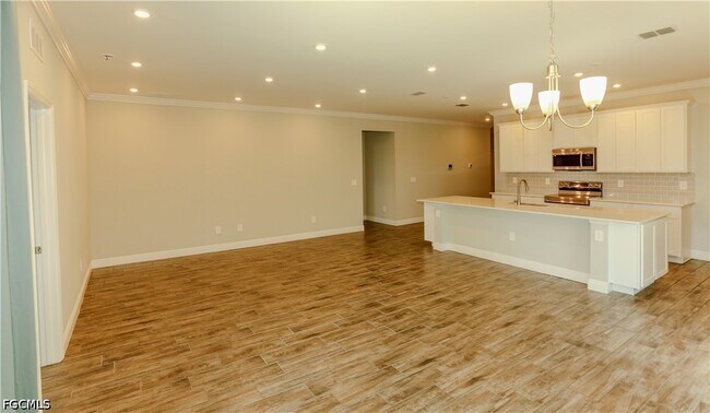 Building Photo - 8792 Cascade Price Cir