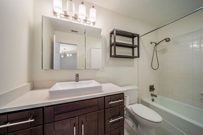 Building Photo - 8402 Alta Mesa