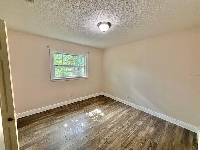 Building Photo - 2810 Flowertree Rd