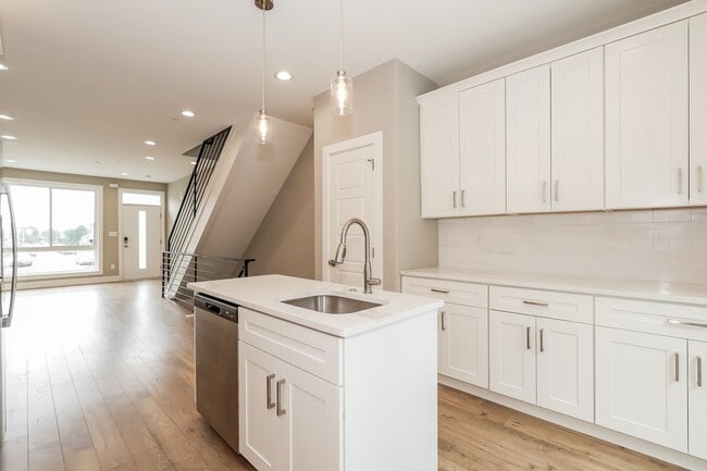 Building Photo - 1433 S Fallon St