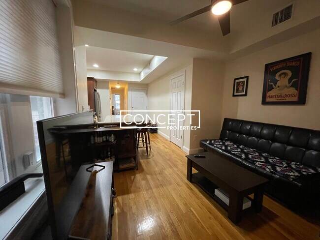 Building Photo - 1027 Tremont St