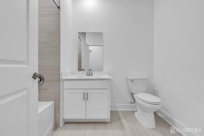 Building Photo - 28204 Radford Ct