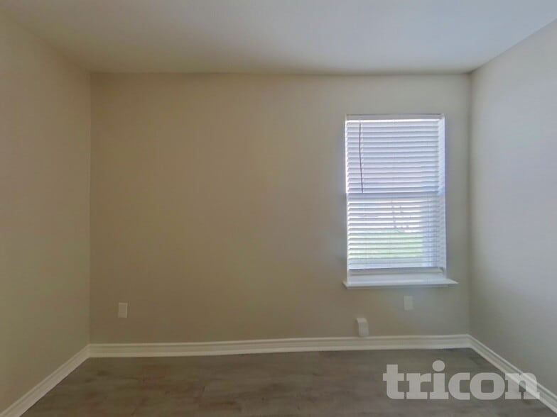 Building Photo - 125 Southwestern Dr