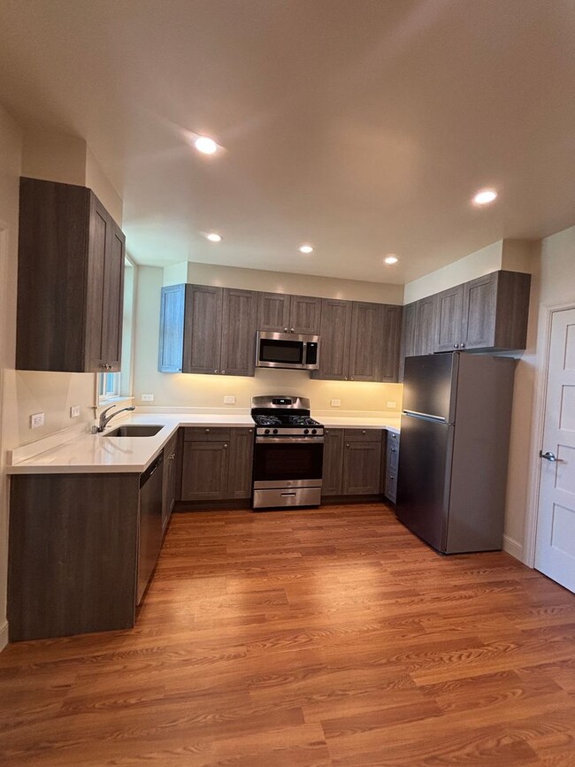 Building Photo - 2264