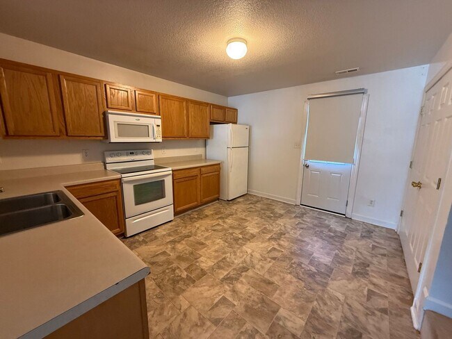 Building Photo - 109 Bridgewood Dr