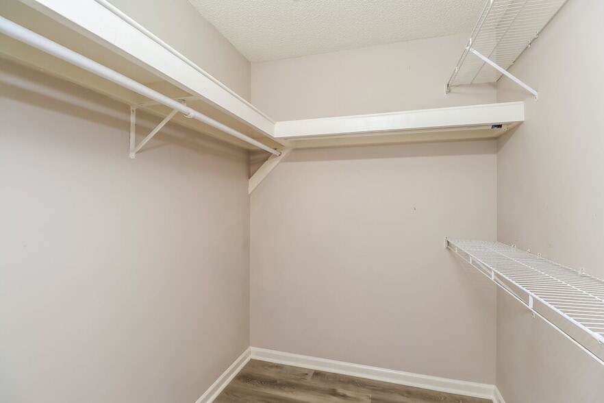 Building Photo - 7229 Kavan Hunter Dr
