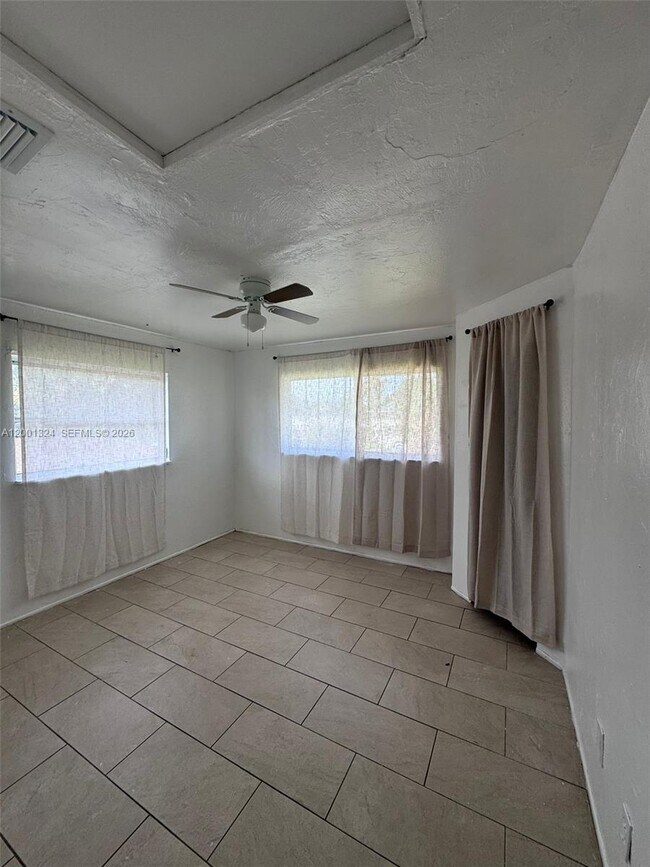 Building Photo - 5535 Tenth Ave