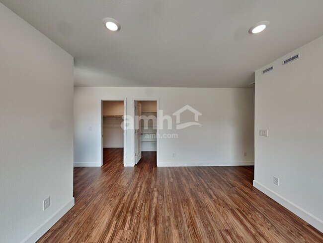 Building Photo - 9156 Liberty Cap Ct