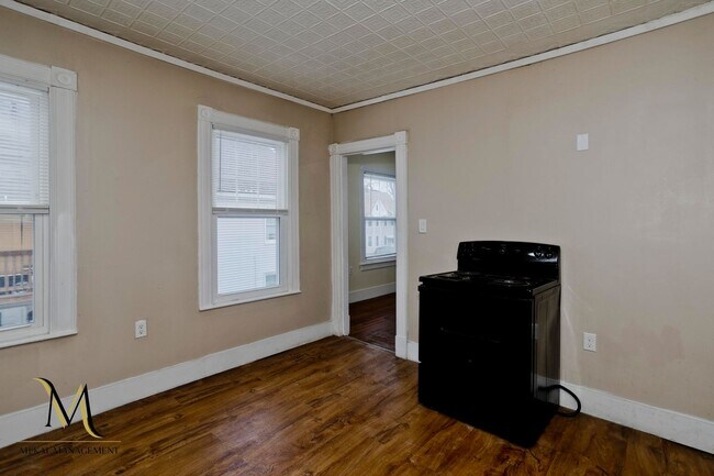 Building Photo - 54-56 Clantoy Street