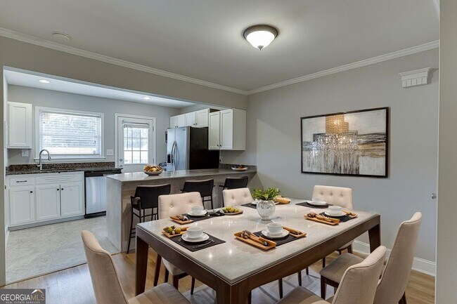 Building Photo - 4282 Roswell Rd