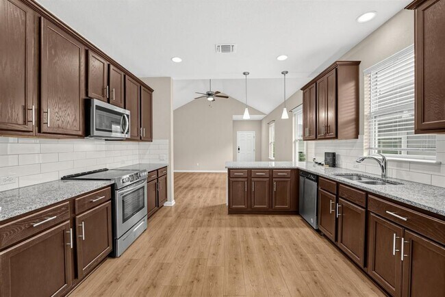 Building Photo - 719 Speckled Alder Dr