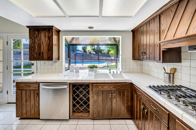 Building Photo - 30428 Penrod Dr