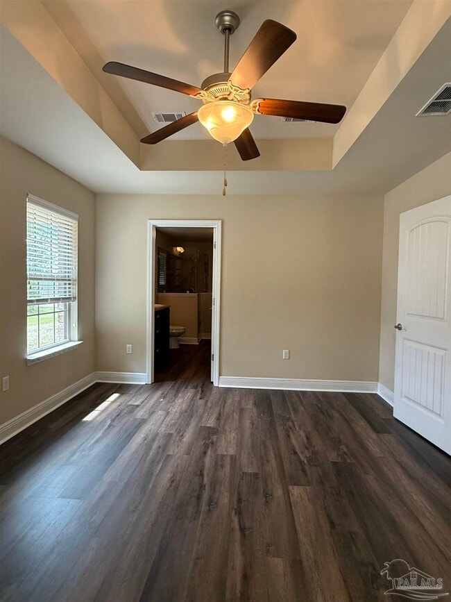 Building Photo - 4180 Hazelhurst Dr