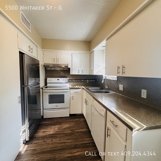 Building Photo - 5500 Whitaker Ave