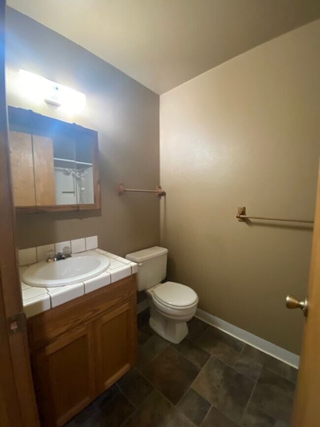 Building Photo - Excellent eastside location, 3/2, fenced yard, 2 car garage