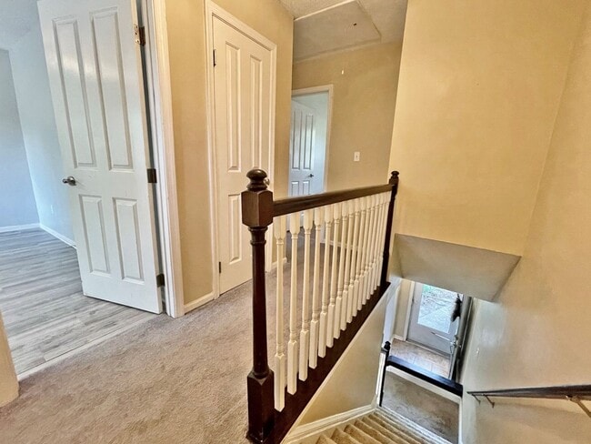 Building Photo - READY 11-07-25!! 3-Bedroom Townhome at the...