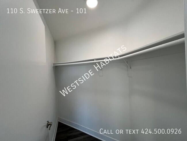 Building Photo - 110 Sweetzer Ave