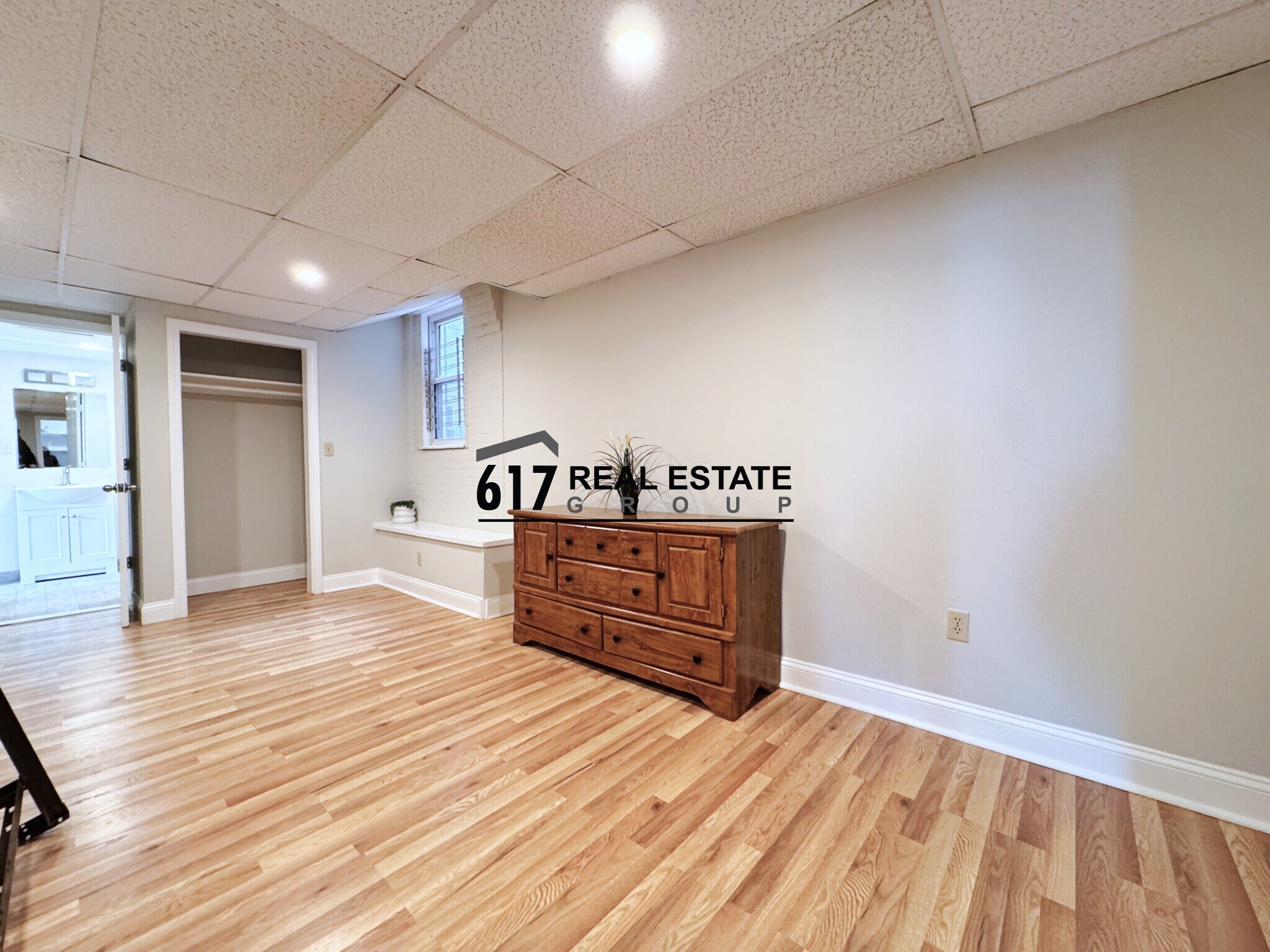 Building Photo - 140 Commonwealth Ave