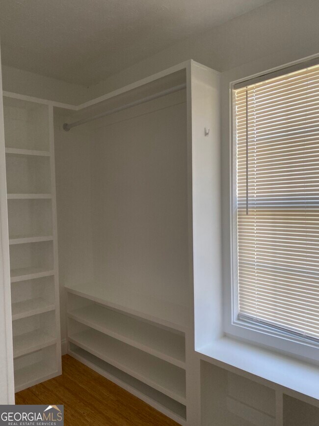 Building Photo - 900 Harbins View Dr