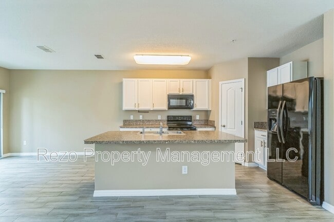 Building Photo - 3778 Seneca Club Loop