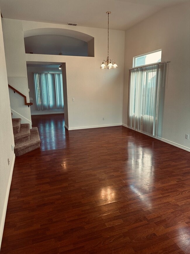 Building Photo - Nice Home For Rent!