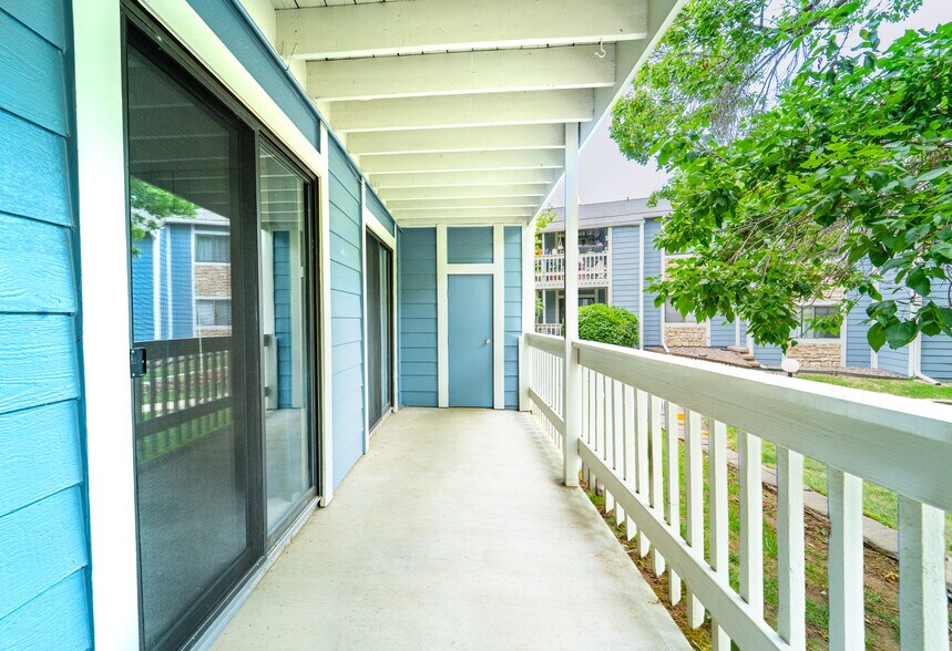 Building Photo - 8335 Fairmount Dr