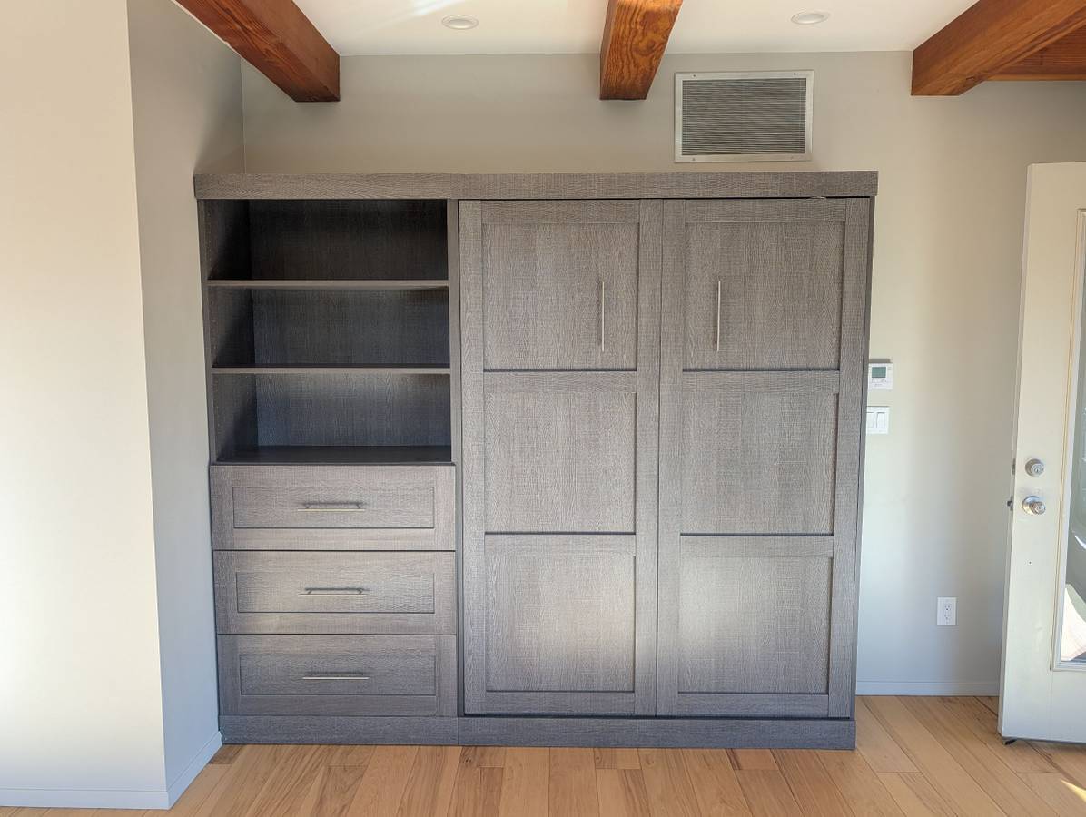 Murphy bed - 20788 Laurel Dr