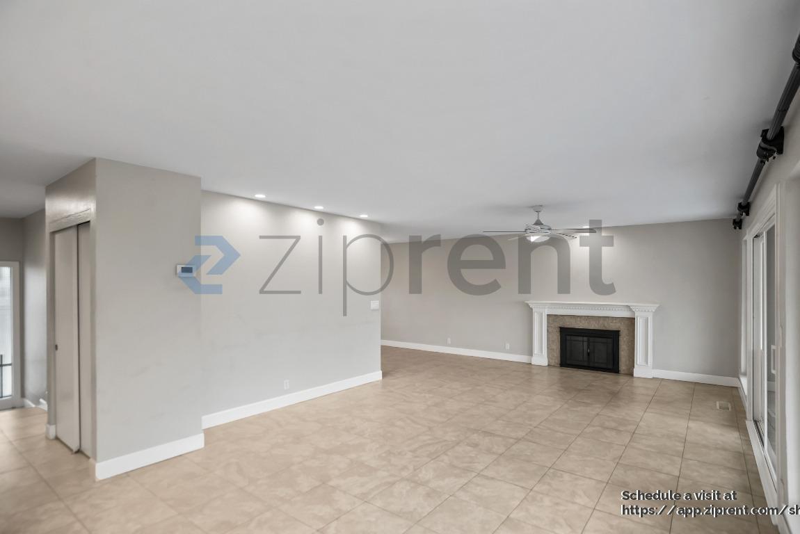 Building Photo - 48 N Lake Dr