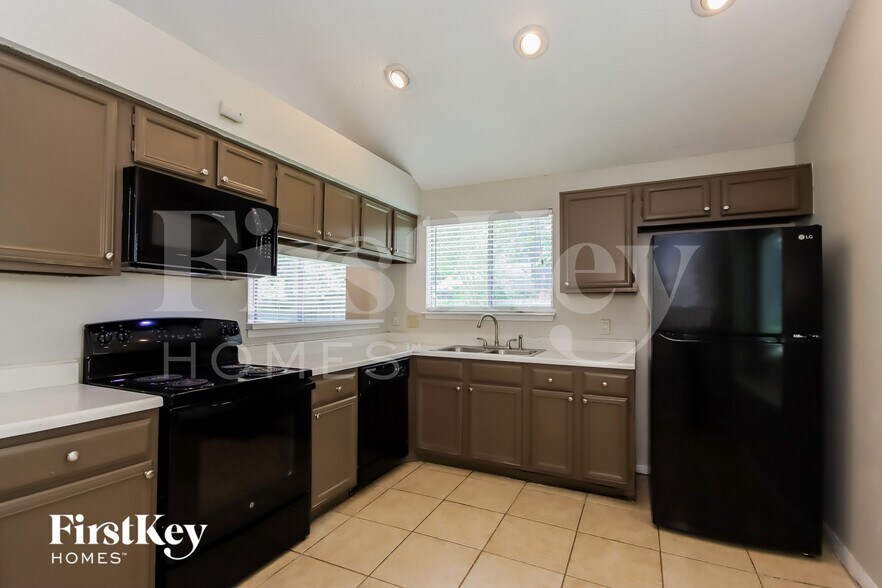 Building Photo - 3919 Algernon Dr