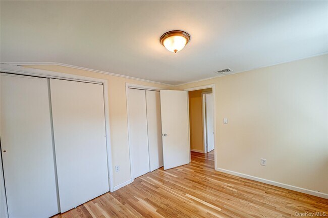 Building Photo - 69 Allan Dr