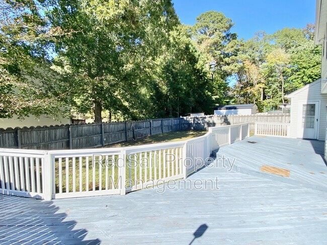 Building Photo - 603 Cristal Dr