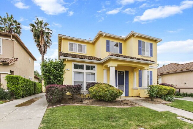 Building Photo - Short term room for rent