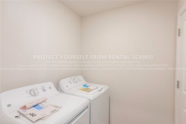 Building Photo - 411 Coconut Ln