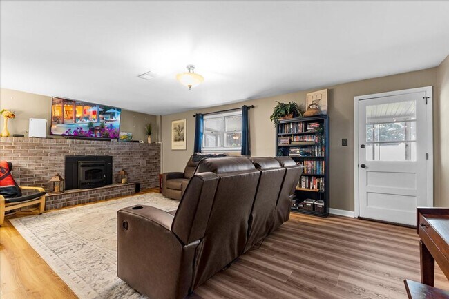 Building Photo - Beautiful Detached Home in Prime Salisbury...