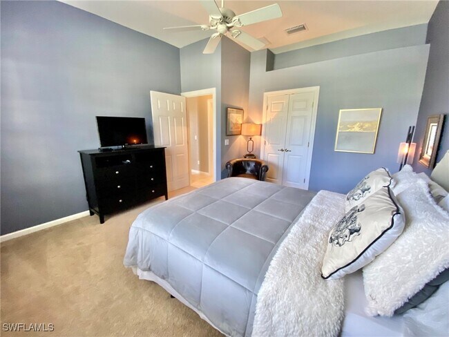 Building Photo - 15590 Vallecas Ln