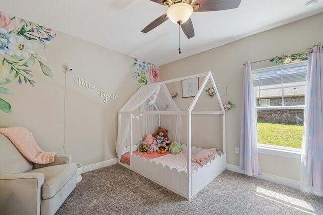 Building Photo - 6030 W Dogwood Dr