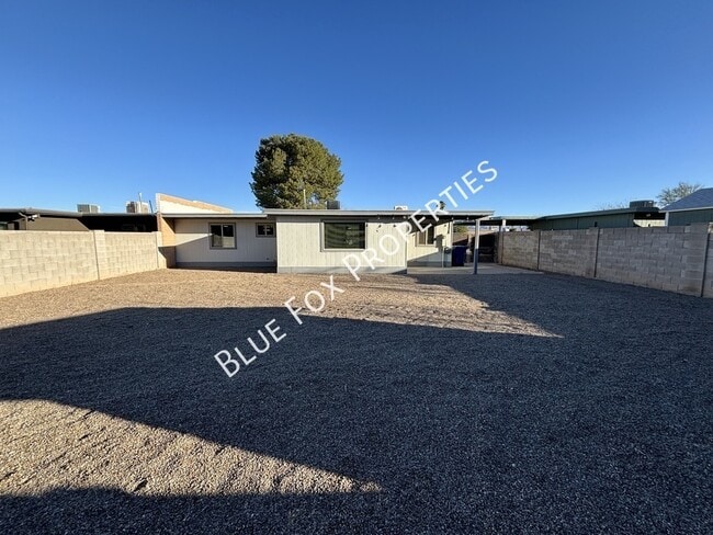 Building Photo - 2480 Rose Peak Dr