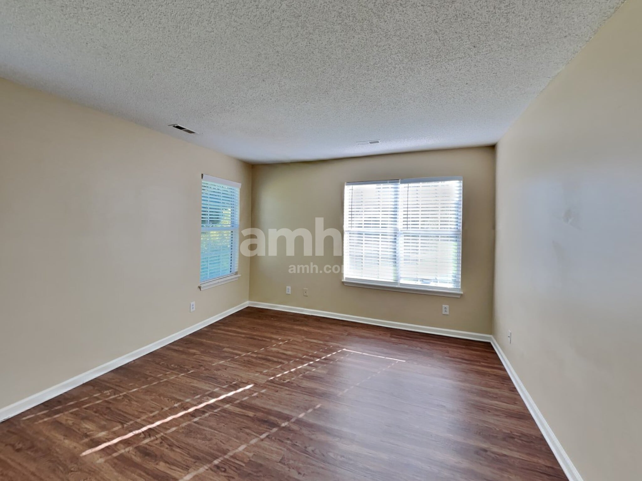 Building Photo - 7117 Daerwood Pl