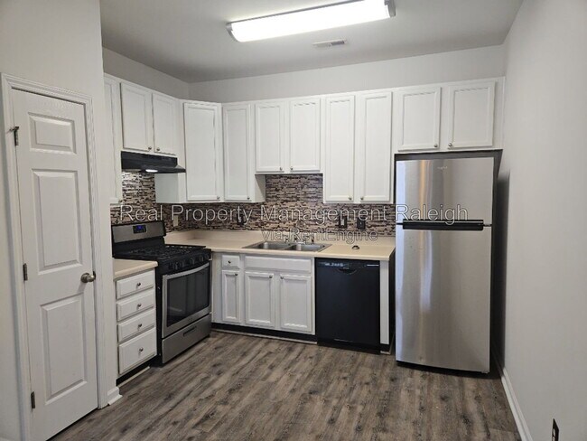 Building Photo - 8631 Neuse Club Ln