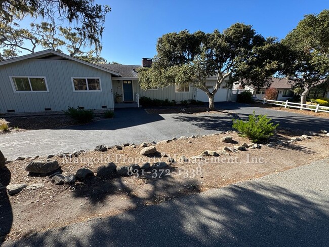 Building Photo - Charming 3-Bed 2-Bath Home Located In Pebb...