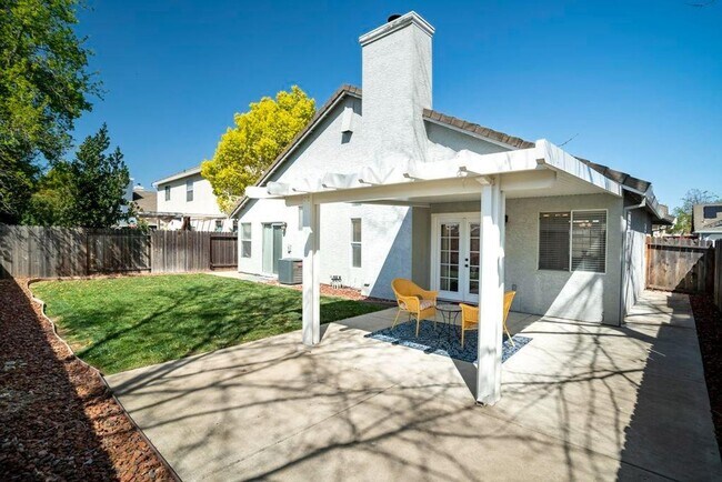 Building Photo - BEAUTIFUL HOME IN SACRAMENTO!!