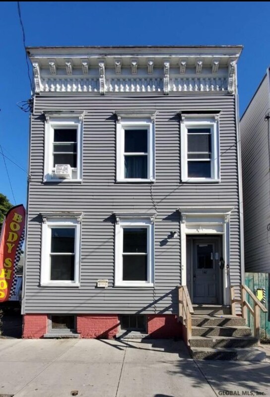 Building Photo - 146 Quail St