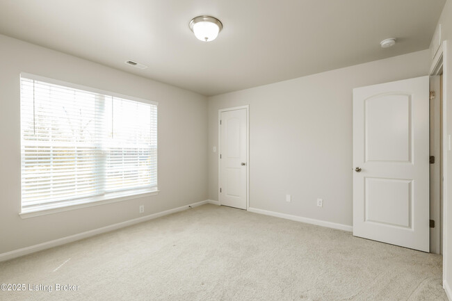 Building Photo - 7907 Cascade Falls Cove