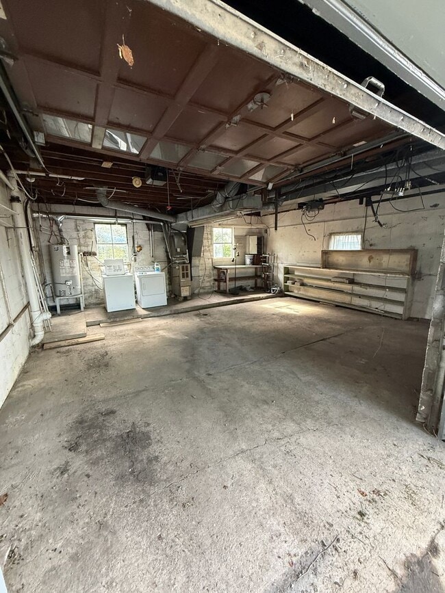 Building Photo - 1006 Willey St