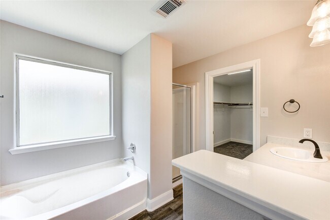 Building Photo - 1810 Adobe Stone Dr
