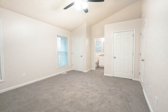 Building Photo - 1195 Kibbe Cir NW