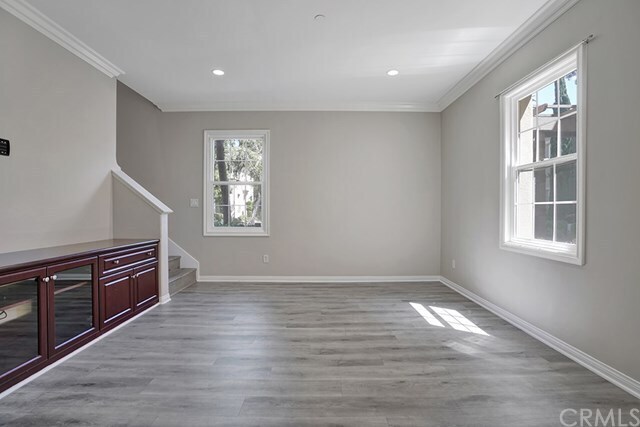 Building Photo - 21 Gardenpath