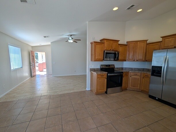 Building Photo - 1204 W Prior Ave