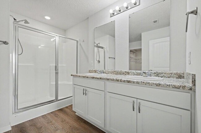 Building Photo - 3277 Chapelwood Dr