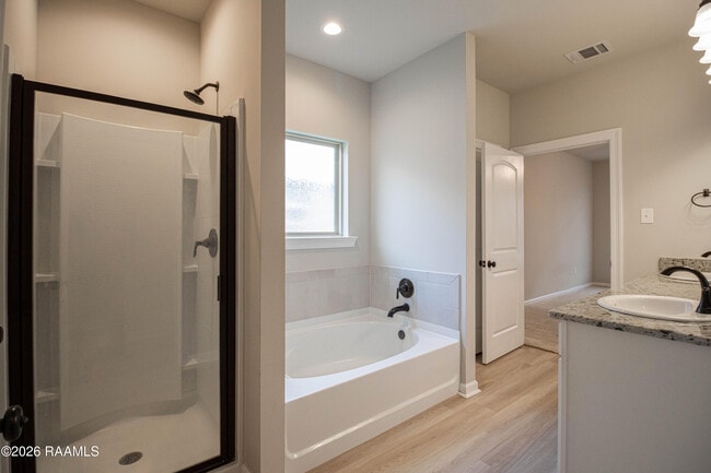 Building Photo - 304 Tall Meadows Ln